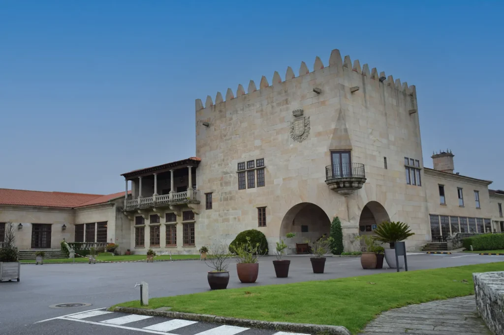 Alojamiento en España para expediciones de caza con BOAZU - Parador de Baiona