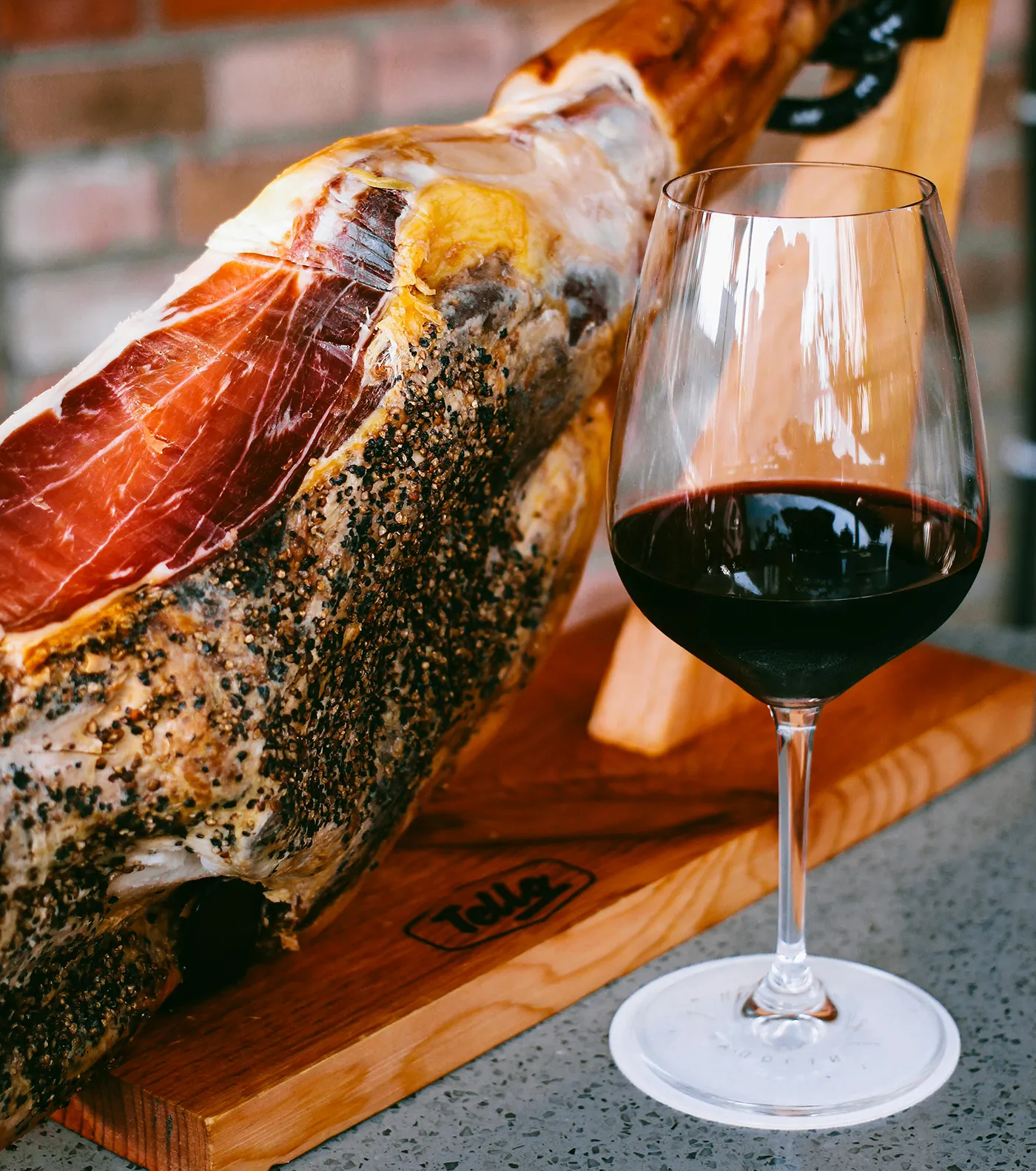 gastronomia Jamón ibérico y copa de vino
